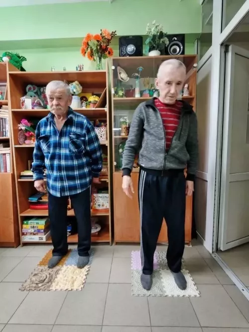 Шаги к долголетию: как массажные коврики дарят здоровье и улыбки в Кайбицком интернате