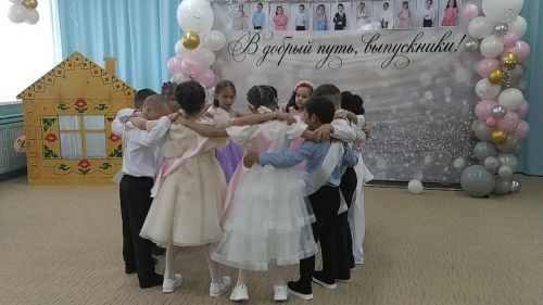Кошманның «Тиенкәй» балалар бакчасында чыгарылыш кичәсе узды