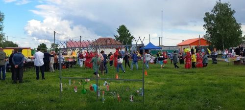 Симек собрал друзей: в Малых Мемях отметили чувашский народный праздник