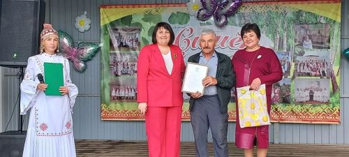 Симек собрал друзей: в Малых Мемях отметили чувашский народный праздник