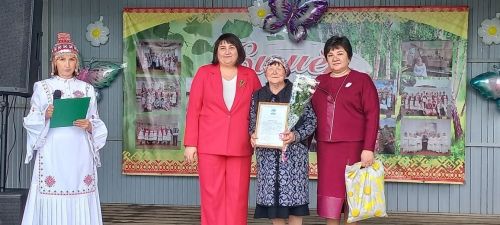Симек собрал друзей: в Малых Мемях отметили чувашский народный праздник