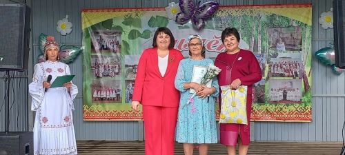Симек собрал друзей: в Малых Мемях отметили чувашский народный праздник