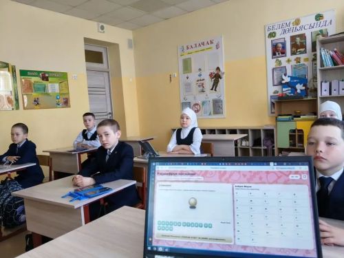 «Песни Победы — эхо нашей памяти»: в Кушманской школе прошли «Разговоры о важном»