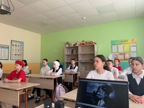 «Песни Победы — эхо нашей памяти»: в Кушманской школе прошли «Разговоры о важном»