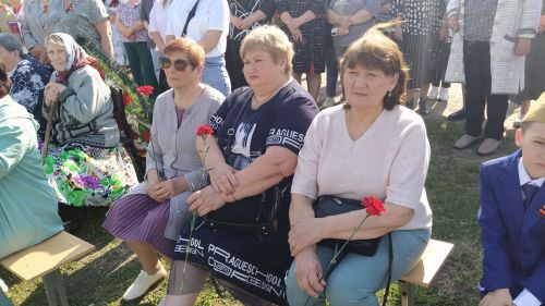 На открытии бюста полному кавалеру ордена Славы в Надеждине присутствовал депутат Госдумы РФ