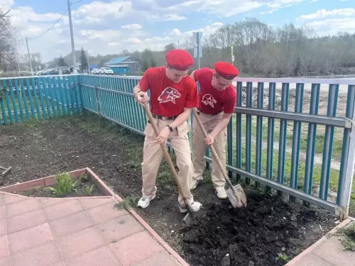 Юнармейцы отряда имени кавалера ордена Трудового Красного Знамени Евгения Геннадиевича Тутаева из Федоровского присоединились к всероссийской акции «Дорога к Обелиску»