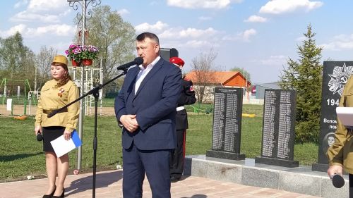 На открытии бюста полному кавалеру ордена Славы в Надеждине присутствовал депутат Госдумы РФ
