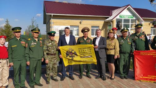 На открытии бюста полному кавалеру ордена Славы в Надеждине присутствовал депутат Госдумы РФ