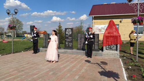 На открытии бюста полному кавалеру ордена Славы в Надеждине присутствовал депутат Госдумы РФ