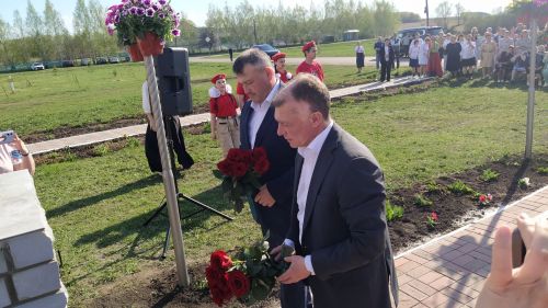 На открытии бюста полному кавалеру ордена Славы в Надеждине присутствовал депутат Госдумы РФ