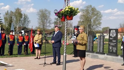 На открытии бюста полному кавалеру ордена Славы в Надеждине присутствовал депутат Госдумы РФ