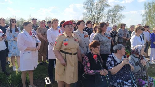 На открытии бюста полному кавалеру ордена Славы в Надеждине присутствовал депутат Госдумы РФ