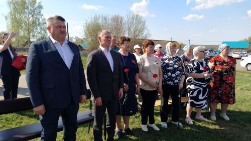 На открытии бюста полному кавалеру ордена Славы в Надеждине присутствовал депутат Госдумы РФ