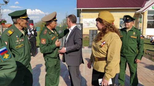 На открытии бюста полному кавалеру ордена Славы в Надеждине присутствовал депутат Госдумы РФ