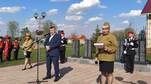 На открытии бюста полному кавалеру ордена Славы в Надеждине присутствовал депутат Госдумы РФ