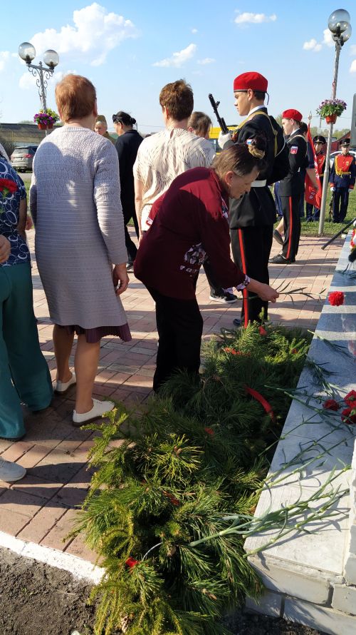 На открытии бюста полному кавалеру ордена Славы в Надеждине присутствовал депутат Госдумы РФ