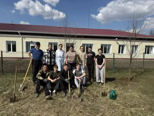 В Хозесановской школе прошла акция «Сад памяти»