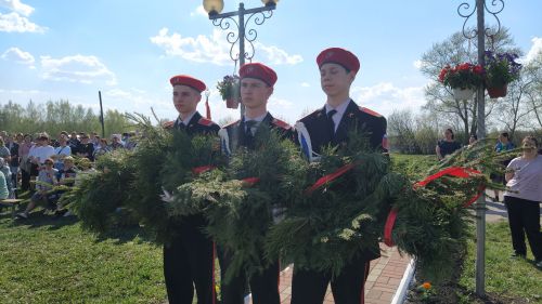 На открытии бюста полному кавалеру ордена Славы в Надеждине присутствовал депутат Госдумы РФ