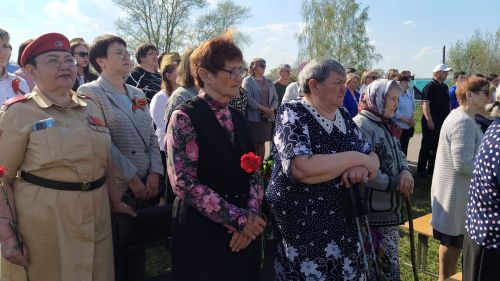 На открытии бюста полному кавалеру ордена Славы в Надеждине присутствовал депутат Госдумы РФ