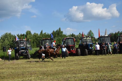 Россия көне уңаеннан Ябалакта Сабан туе гөрләде