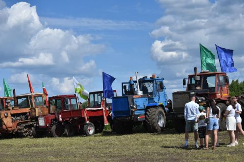 Россия көне уңаеннан Ябалакта Сабан туе гөрләде