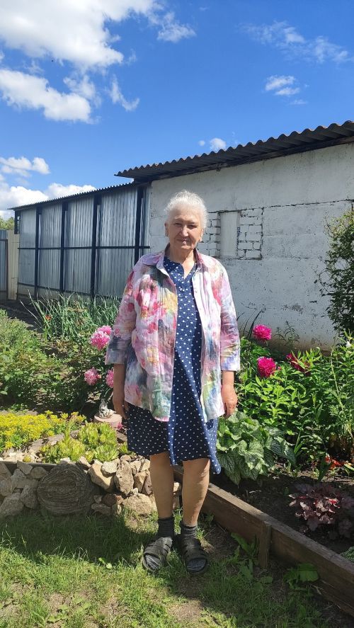 Из Петербурга — в Большие Кайбицы: как в 65 лет создать сад мечты на родине предков