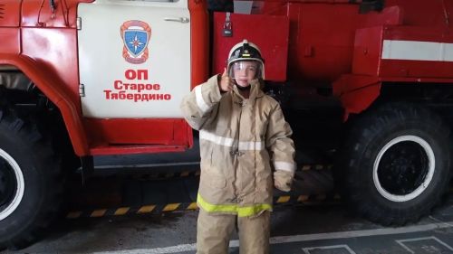 В гостях у спасателей: лагерь «Колокольчик» посетил Старотябердинскую пожарную часть