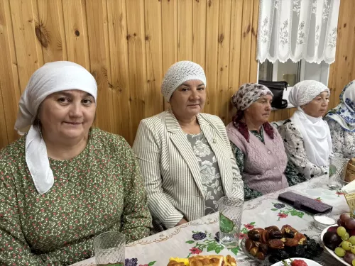 Бортас авылы мәчетендә Гөлирә белән Әсхәт Хәйруллин гаиләсе Корбан ашы үткәрде