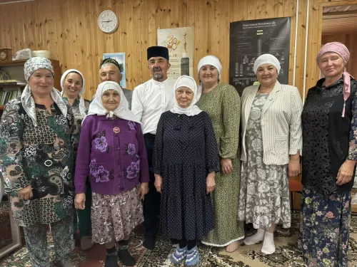 Бортас авылы мәчетендә Гөлирә белән Әсхәт Хәйруллин гаиләсе Корбан ашы үткәрде