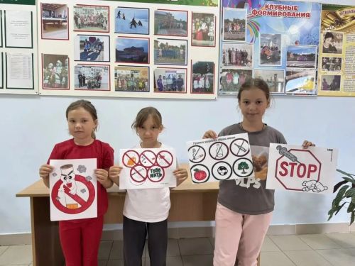 Краски вместо вредных привычек: в Молькеевской библиотеке прошел творческий час