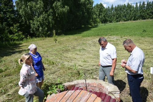Кайбыч районы башлыгы мәктәпләр, балалар бакчаларына нинди ремонт кирәклеген урыннарга барып ачыклый