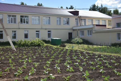 Кайбыч районы башлыгы мәктәпләр, балалар бакчаларына нинди ремонт кирәклеген урыннарга барып ачыклый