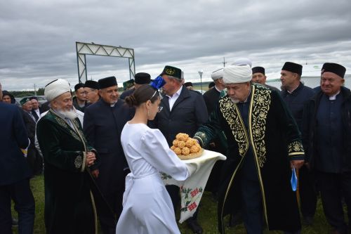 Тарихка таянып, киләчәккә юл: Кошманда сөннәтчелек традицияләренә багышланган фәнни-гамәли конференция узды