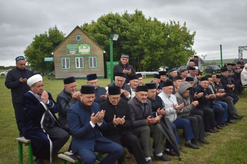 Тарихка таянып, киләчәккә юл: Кошманда сөннәтчелек традицияләренә багышланган фәнни-гамәли конференция узды