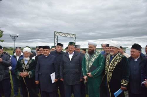 Тарихка таянып, киләчәккә юл: Кошманда сөннәтчелек традицияләренә багышланган фәнни-гамәли конференция узды
