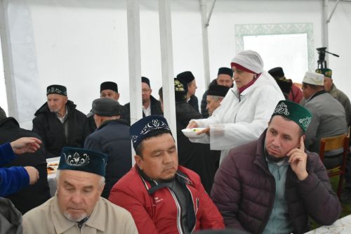 Тарихка таянып, киләчәккә юл: Кошманда сөннәтчелек традицияләренә багышланган фәнни-гамәли конференция узды