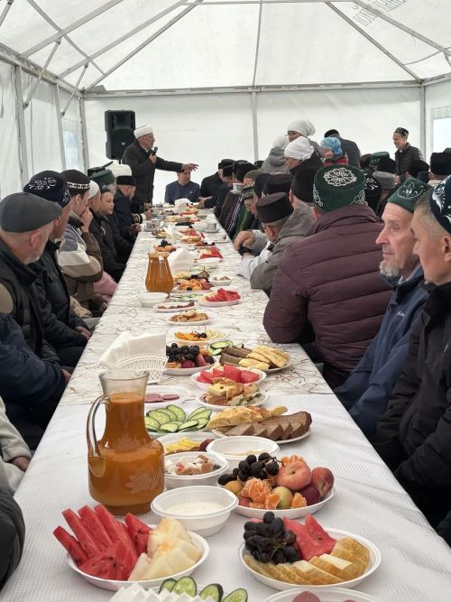 Тарихка таянып, киләчәккә юл: Кошманда сөннәтчелек традицияләренә багышланган фәнни-гамәли конференция узды