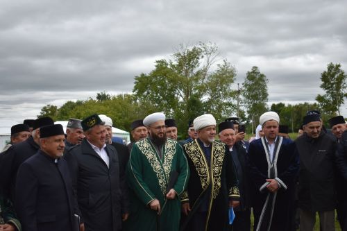 Тарихка таянып, киләчәккә юл: Кошманда сөннәтчелек традицияләренә багышланган фәнни-гамәли конференция узды