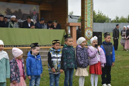 Тарихка таянып, киләчәккә юл: Кошманда сөннәтчелек традицияләренә багышланган фәнни-гамәли конференция узды