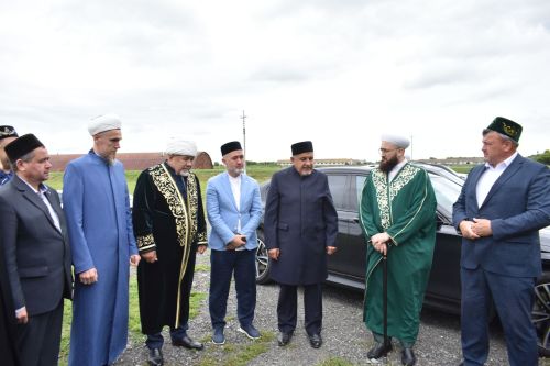 Тарихка таянып, киләчәккә юл: Кошманда сөннәтчелек традицияләренә багышланган фәнни-гамәли конференция узды