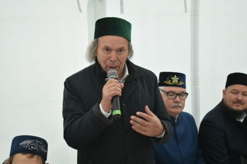 Тарихка таянып, киләчәккә юл: Кошманда сөннәтчелек традицияләренә багышланган фәнни-гамәли конференция узды