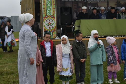 Тарихка таянып, киләчәккә юл: Кошманда сөннәтчелек традицияләренә багышланган фәнни-гамәли конференция узды