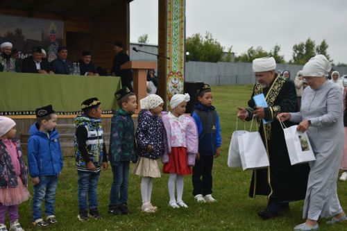 Тарихка таянып, киләчәккә юл: Кошманда сөннәтчелек традицияләренә багышланган фәнни-гамәли конференция узды