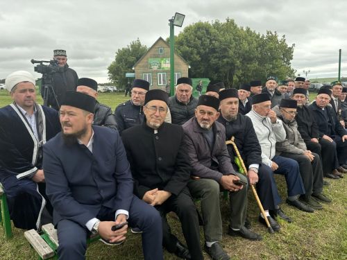 Тарихка таянып, киләчәккә юл: Кошманда сөннәтчелек традицияләренә багышланган фәнни-гамәли конференция узды