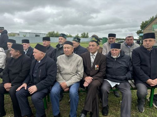 Тарихка таянып, киләчәккә юл: Кошманда сөннәтчелек традицияләренә багышланган фәнни-гамәли конференция узды