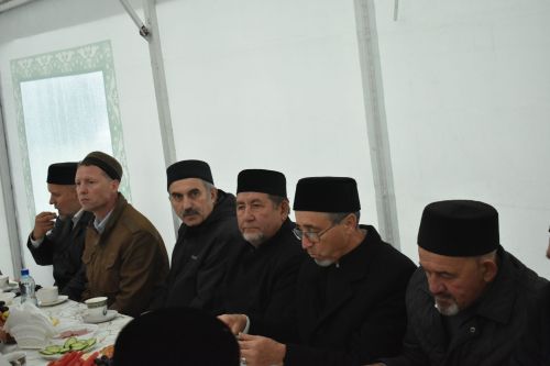 Тарихка таянып, киләчәккә юл: Кошманда сөннәтчелек традицияләренә багышланган фәнни-гамәли конференция узды
