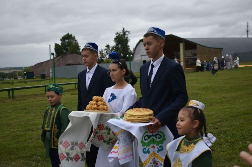 Тарихка таянып, киләчәккә юл: Кошманда сөннәтчелек традицияләренә багышланган фәнни-гамәли конференция узды