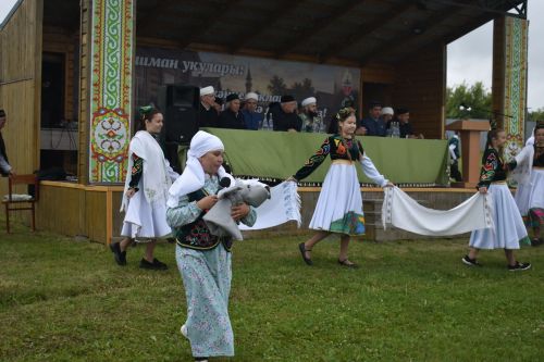 Тарихка таянып, киләчәккә юл: Кошманда сөннәтчелек традицияләренә багышланган фәнни-гамәли конференция узды