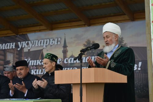 Тарихка таянып, киләчәккә юл: Кошманда сөннәтчелек традицияләренә багышланган фәнни-гамәли конференция узды