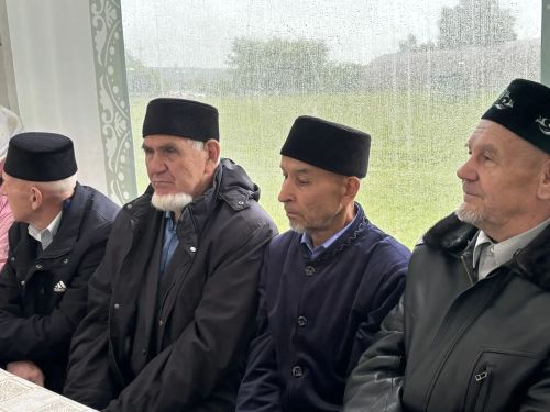 Тарихка таянып, киләчәккә юл: Кошманда сөннәтчелек традицияләренә багышланган фәнни-гамәли конференция узды